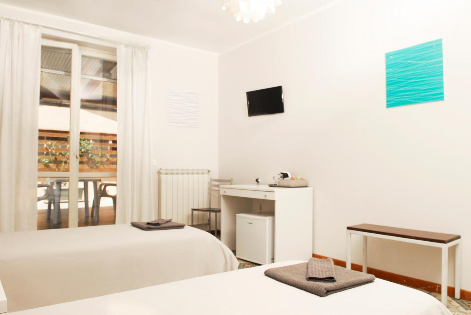Vara Motel Self Check In Ceparana Bagian luar foto